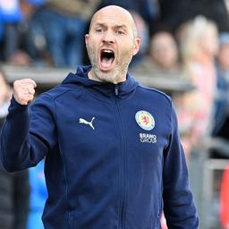 Braunschweigs Trainer Daniel Scherning jubelt