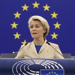 Ursula von der Leyen hält eine Rede über die einjährige russische Invasion in der Ukraine vor dem Europa-Parlament in Brüssel.