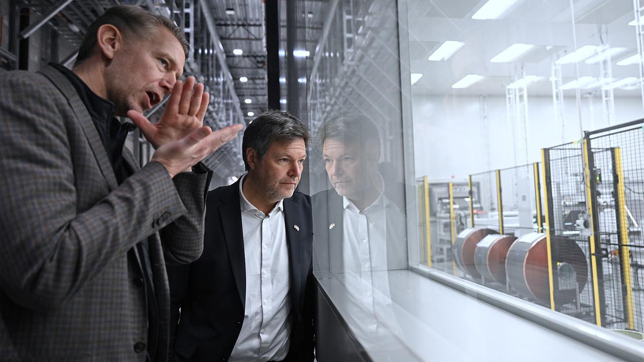 Insolvent battery manufacturer Northvolt: Reiche criticizes Habeck