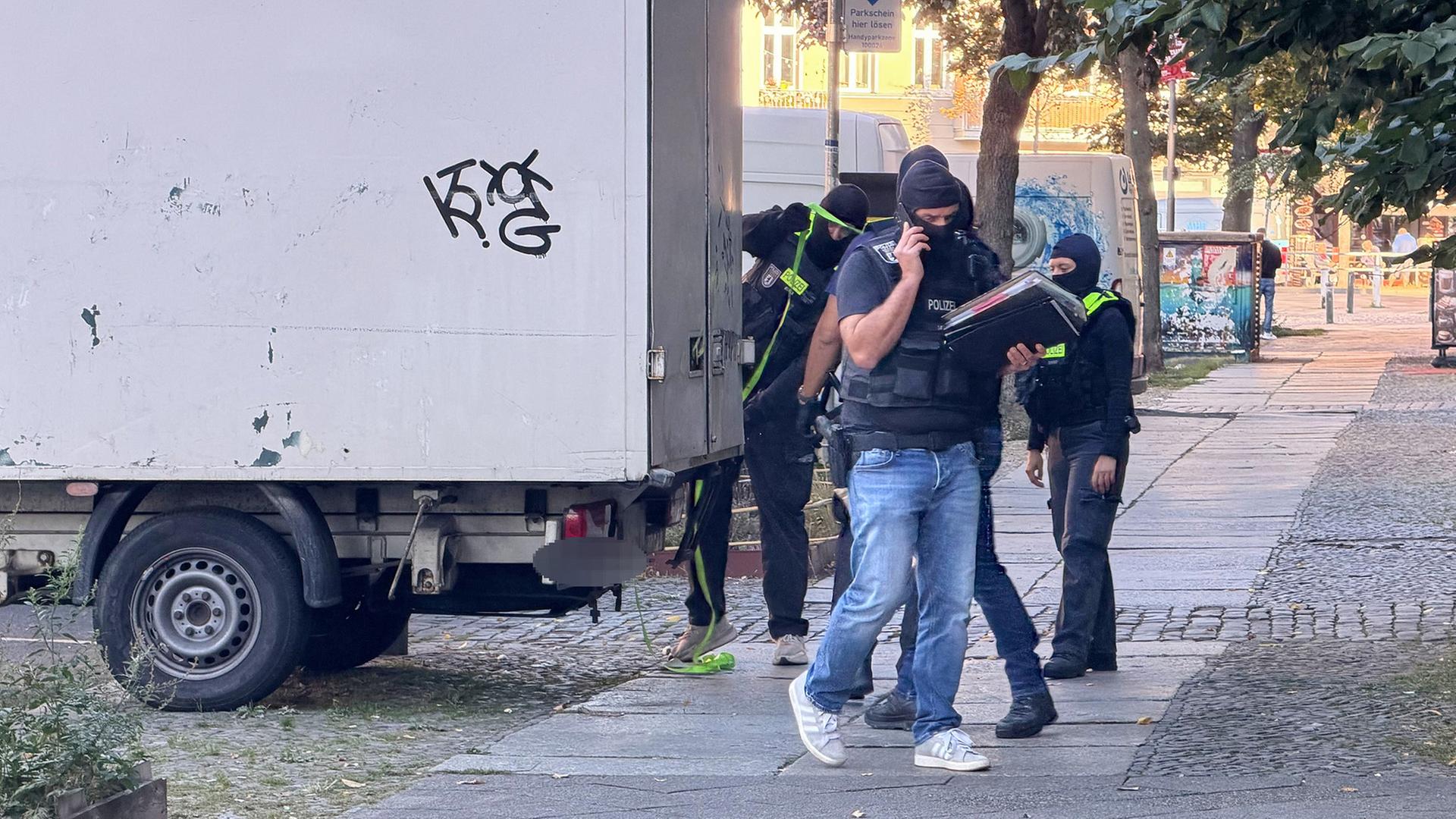 Berliner Polizei geht gegen illegalen Schusswaffenhandel vor