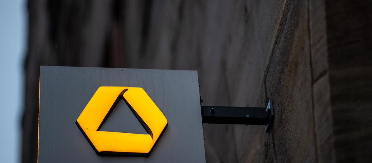 UniCredit kritisiert Geschäftsmodell der Commerzbank