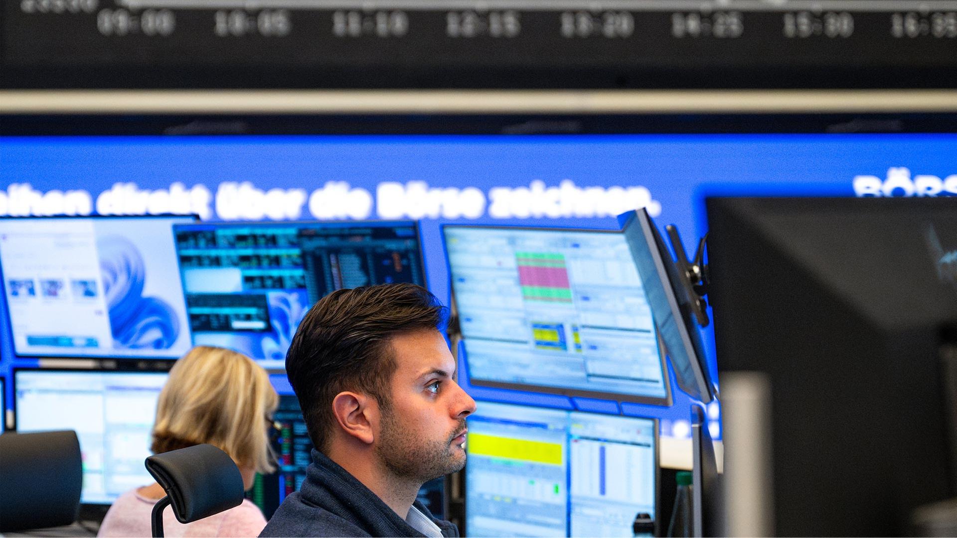 Händler an der Frankfurter Börse. | picture alliance / Eibner-Presse