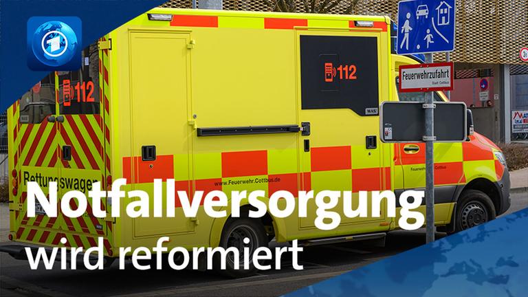 Ein Rettungswagen ist vor einem Krankenhaus zu sehen.