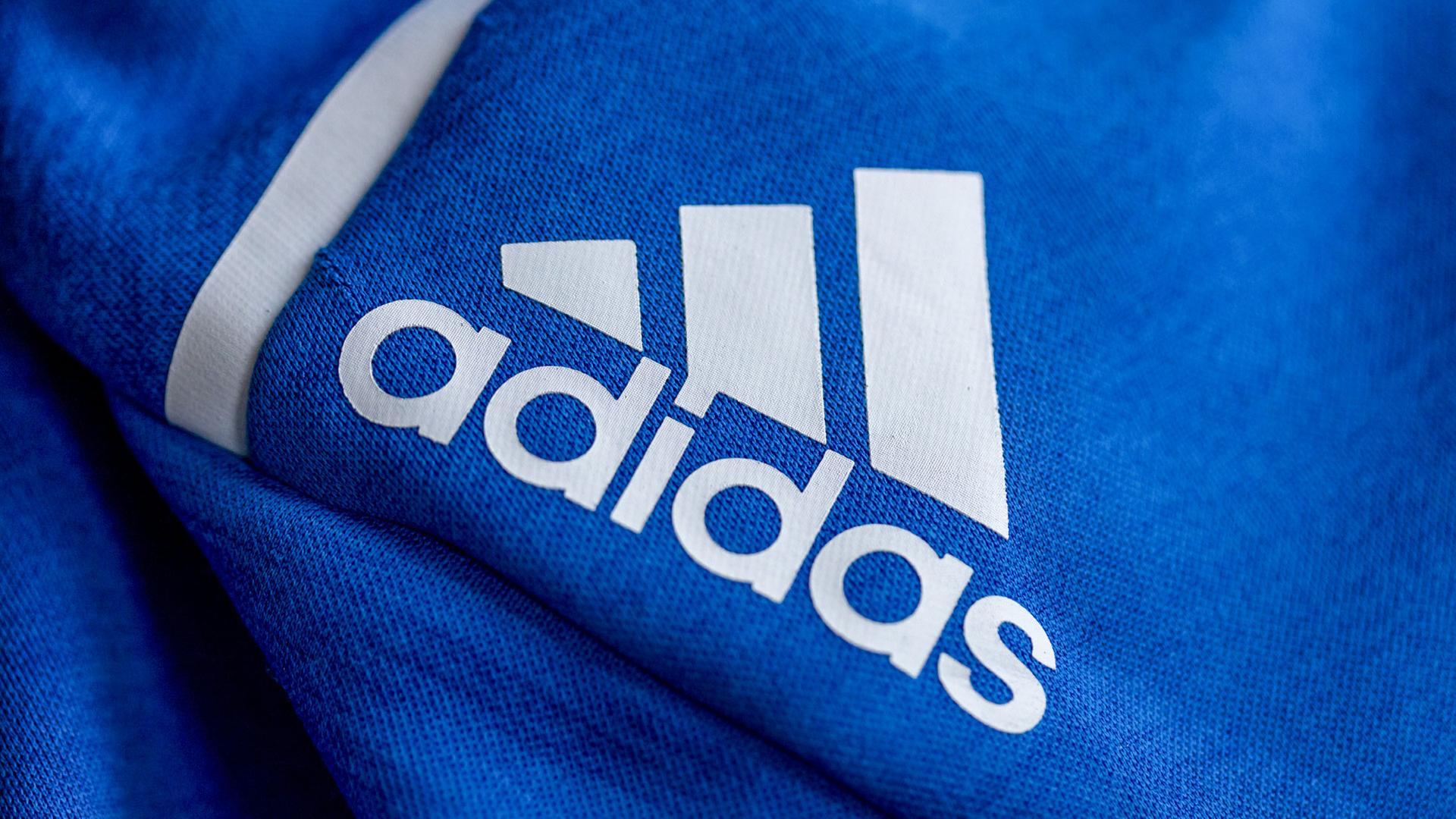 Gewinnprognose erhöht: Rekordgewinn für Adidas