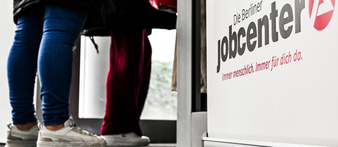 Der Eingang zum Jobcenter Tempelhof-Schöneberg.