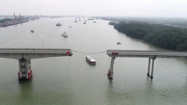 Eine Drohnenaufnahme zeigt die Lixinsha-Brücke von Guangzhou in der südchinesischen Provinz Guangdong. 