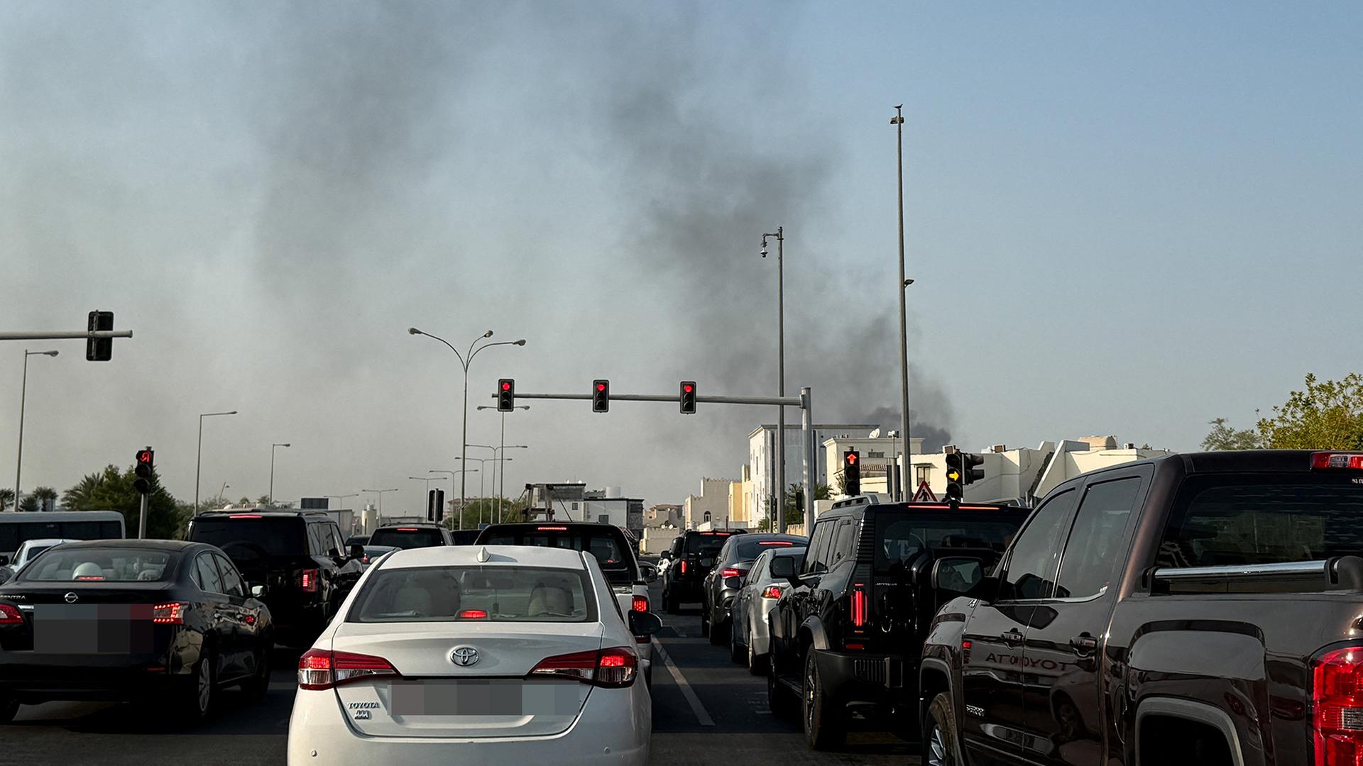 Rauch steigt über Doha (Katar) auf. | REUTERS