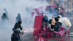 Die Polizei geht Demonstranten in Los Angeles vor