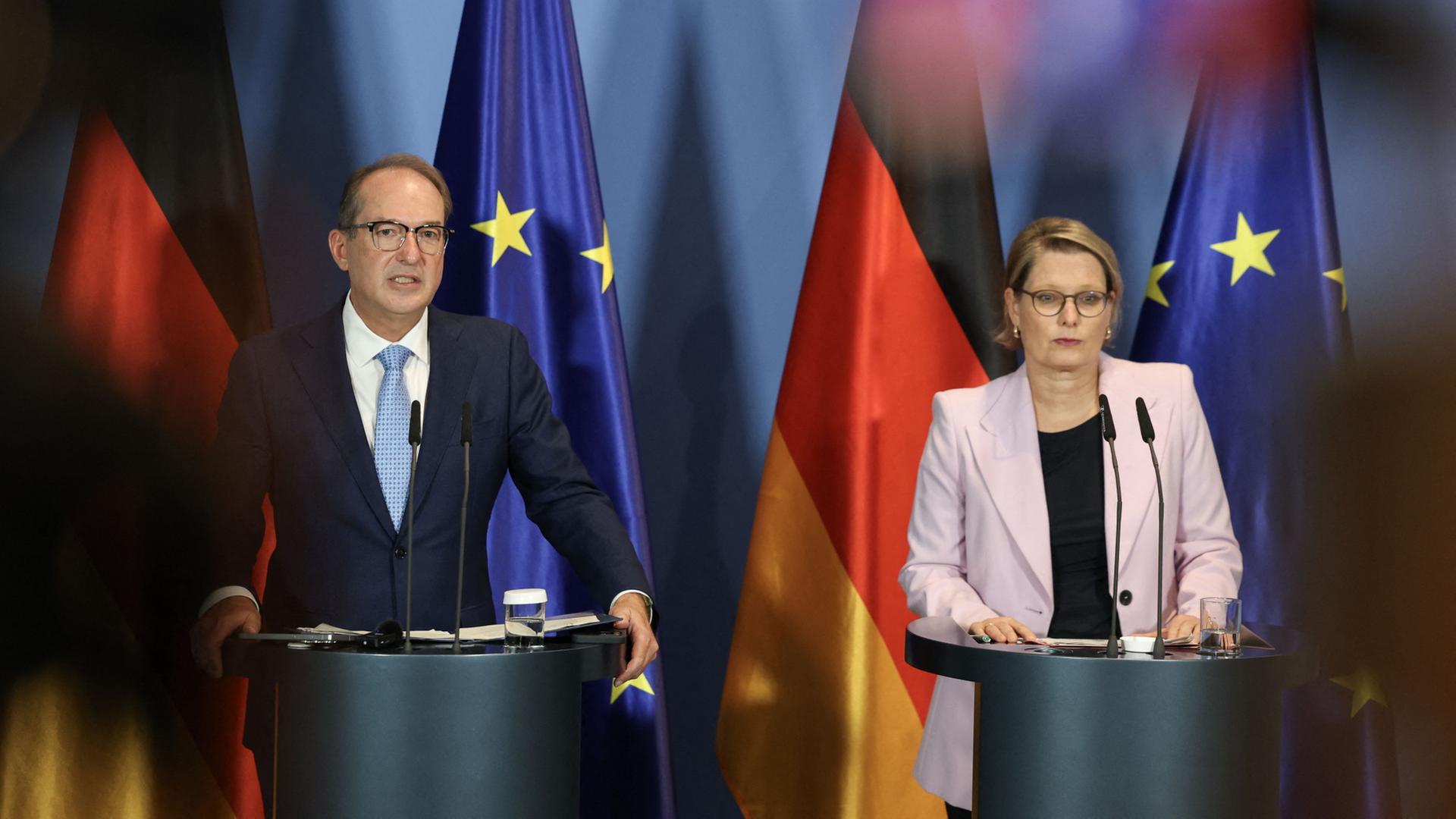 Regierung legt Zehn-Punkte-Plan gegen Terror vor