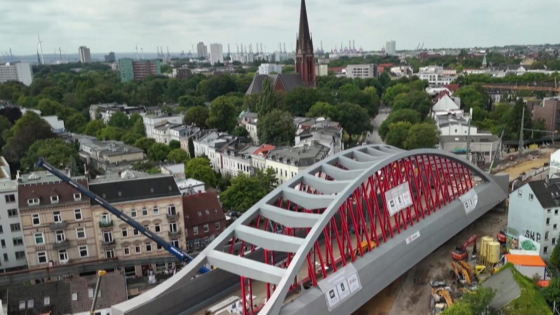 Mammutprojekt der Bahn: Sternbrücke in Hamburg erfolgreich eingesetzt