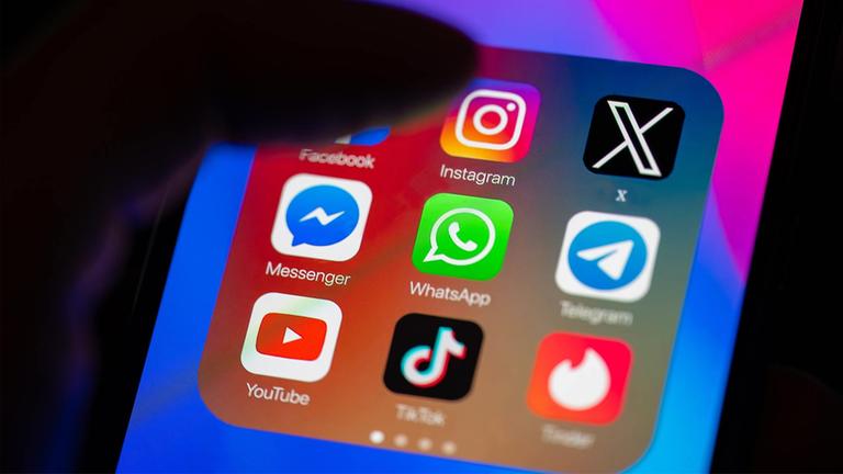 App-Icons auf einem Smartphone-Bildschirm..