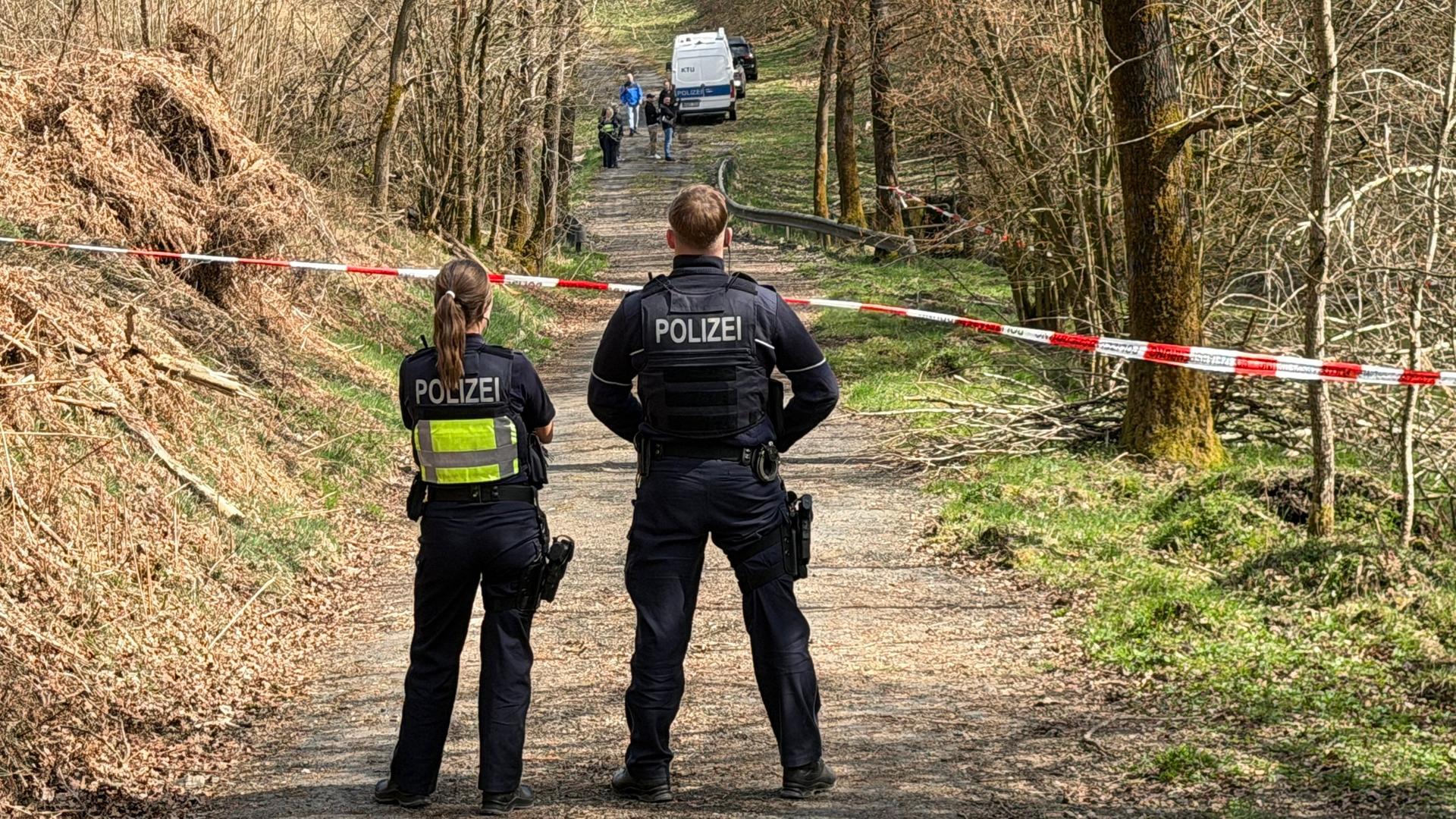 Leichenteile unweit der Autobahn: Kopf gefunden