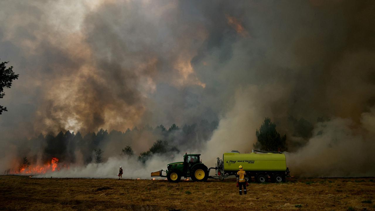 tagesschau: Der verzweifelte Kampf der Feuerwehr und Freiwilliger in der Gironde