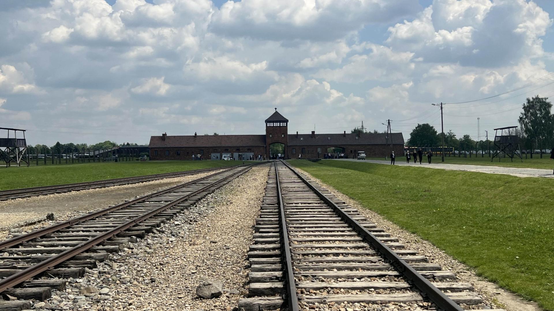 In Auschwitz statt in falschen Händen