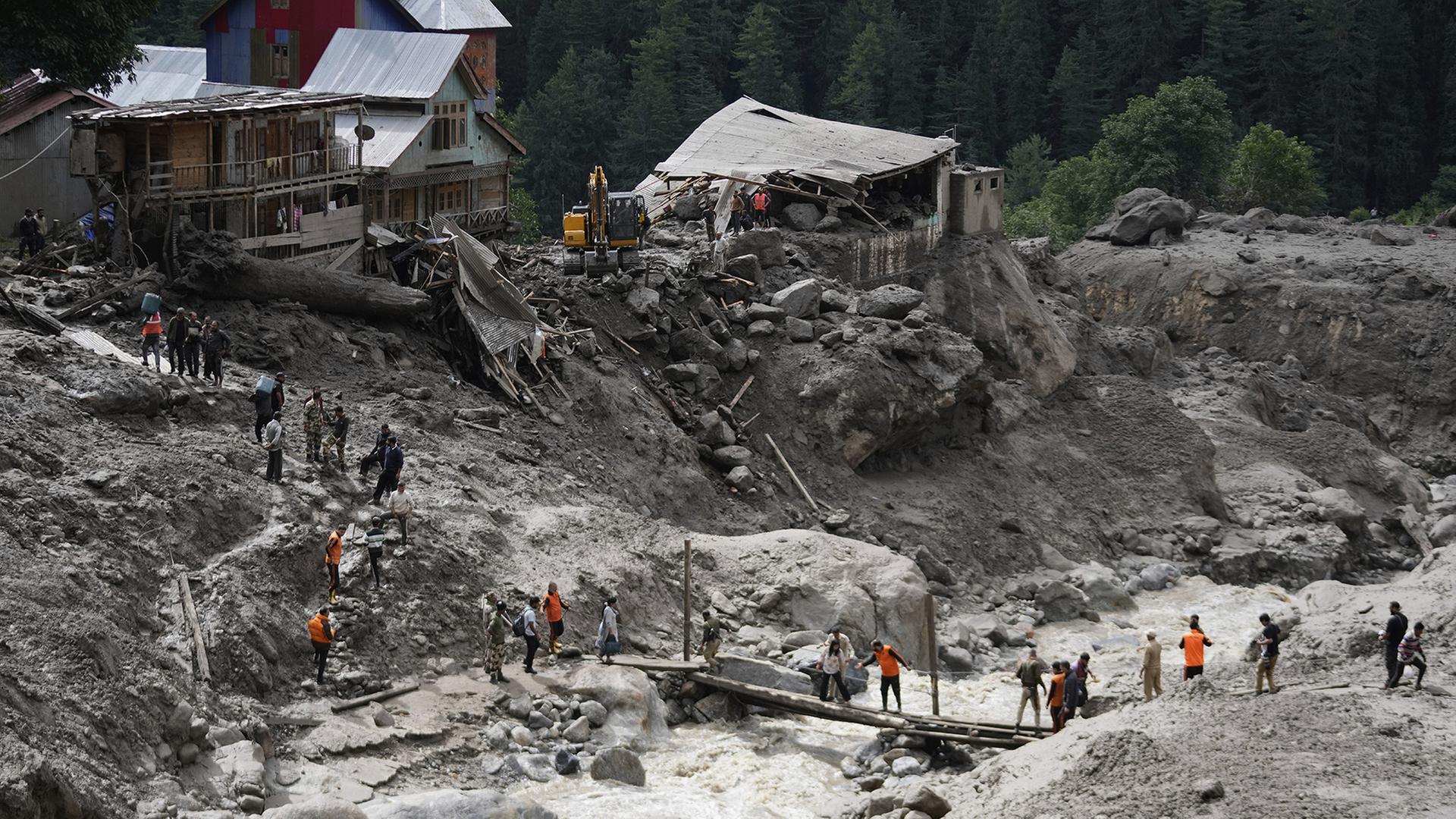 Viele Tote bei Sturzfluten in Kaschmir und Pakistan