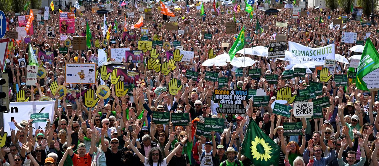 Zehntausende fordern schnellere Energiewende