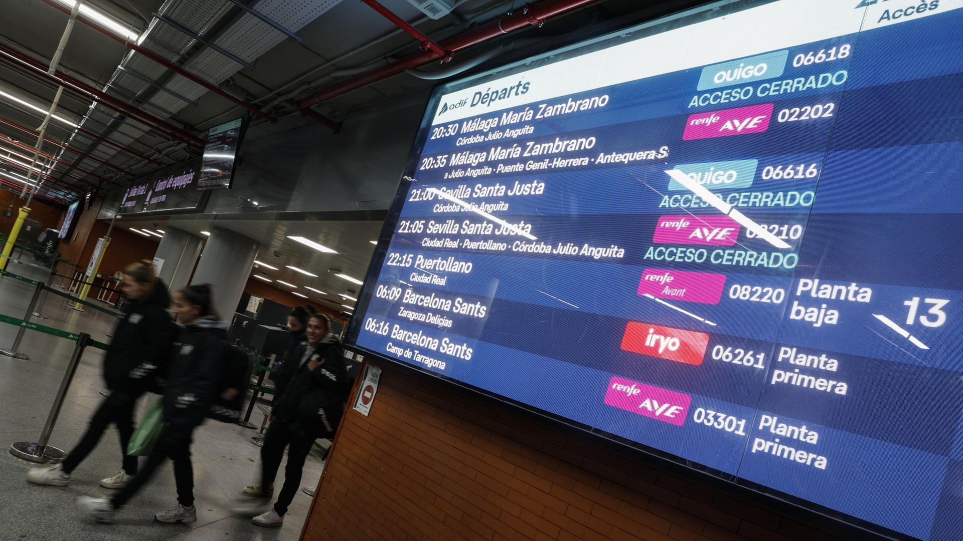 Schnellzüge entgleist: Tote und Verletzte nach Zugunglück in Spanien