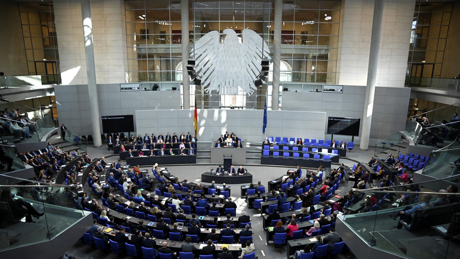 Blick ins Plenum des Bundestags. | REUTERS