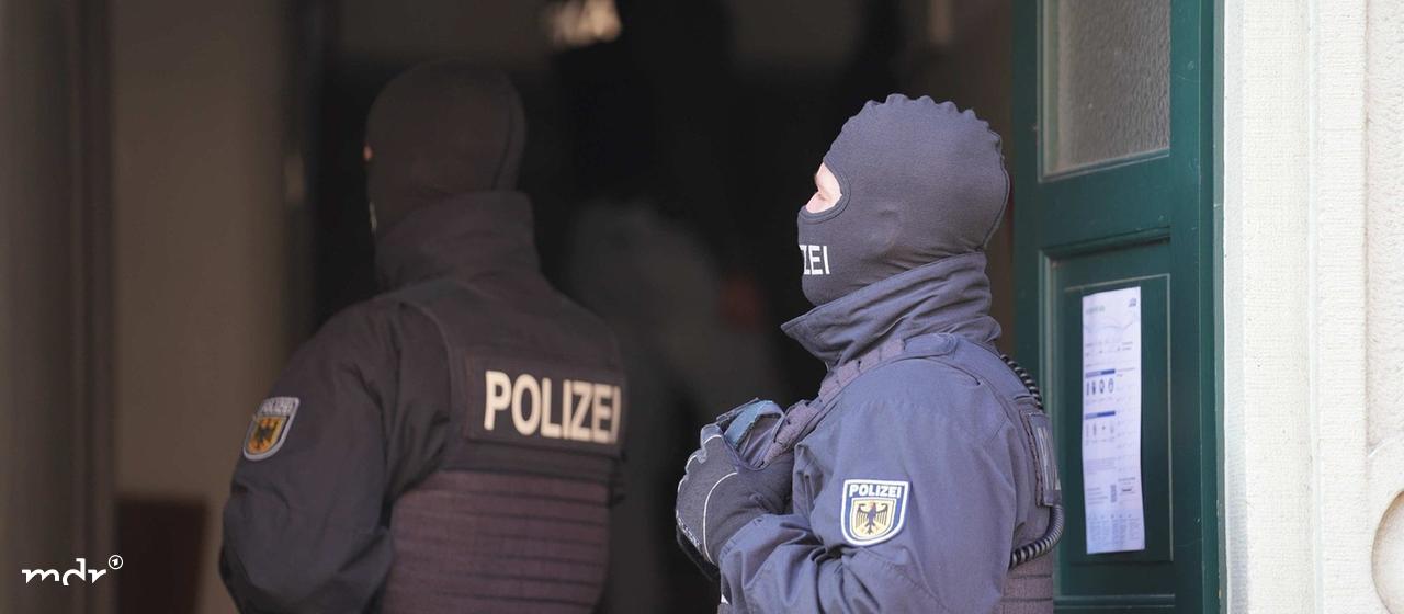 Große Durchsuchungsmassnahmen bei einem Beschuldigten im Dresdner Westen.