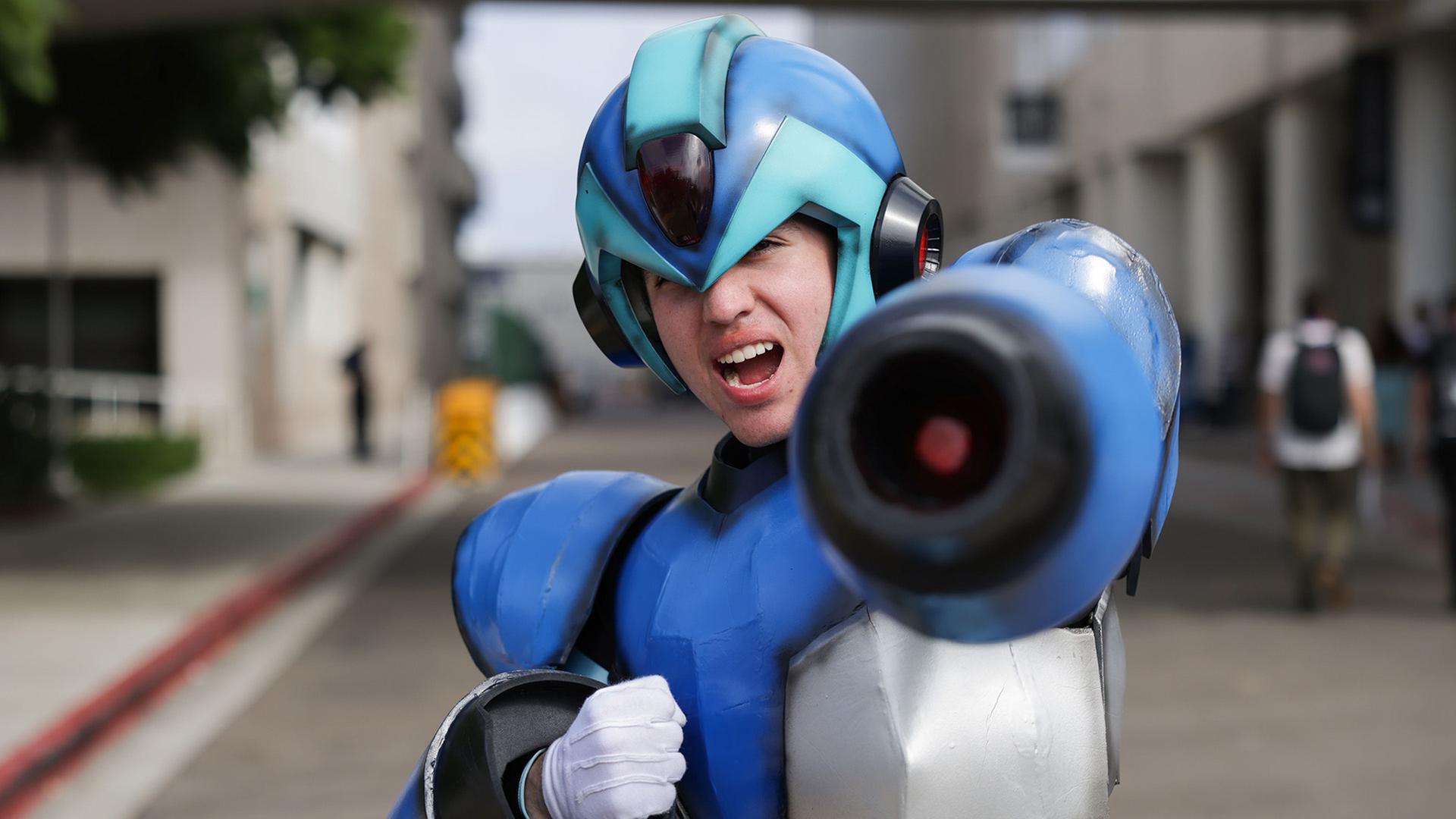 Cosplayer bei der Comic Con in San Diego, Ernte von Wasserkastanien in China, Sonnenblumen in Uttenweiler