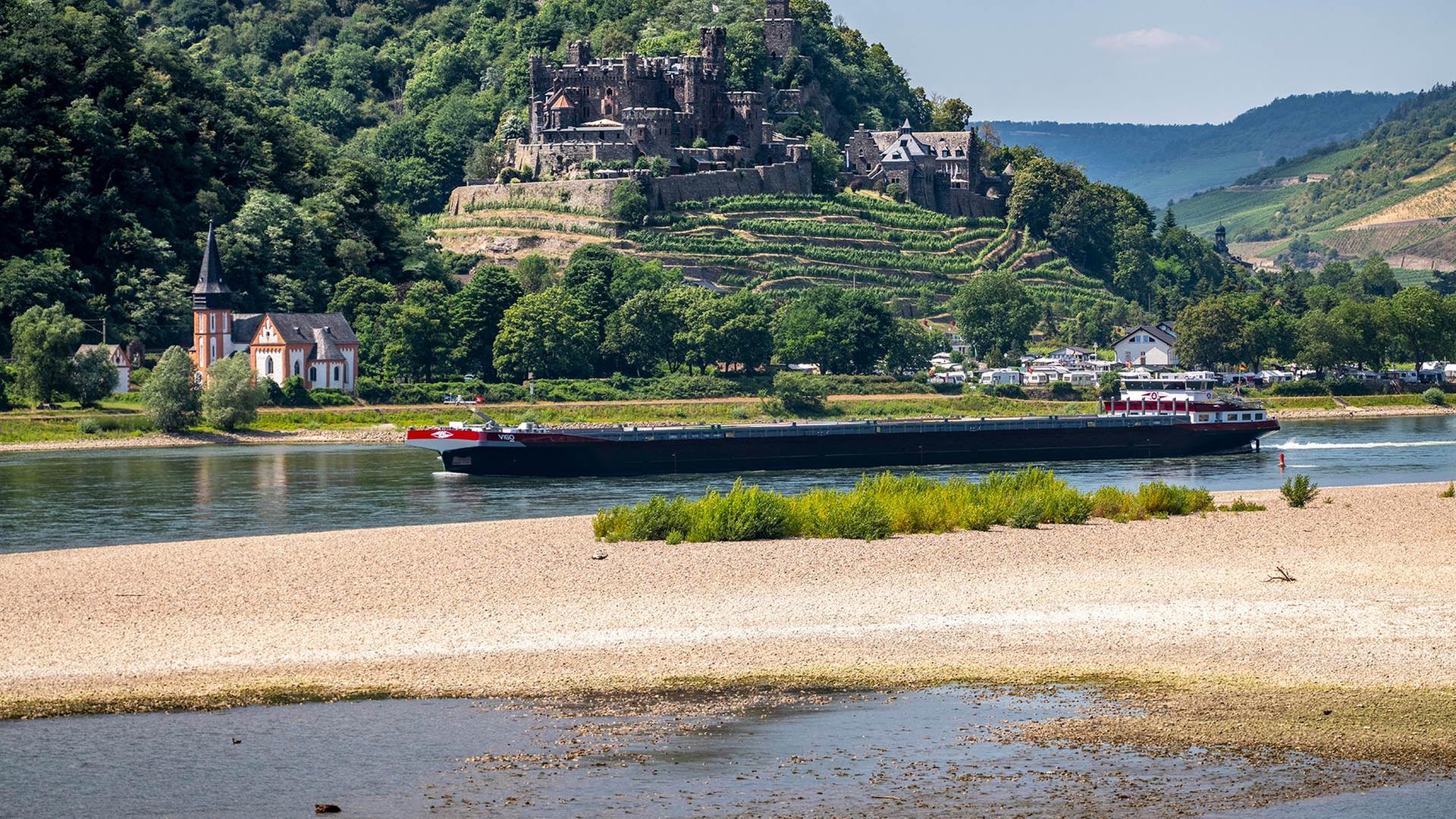 Niedrigwasser im Rhein. | picture alliance / Jochen Tack