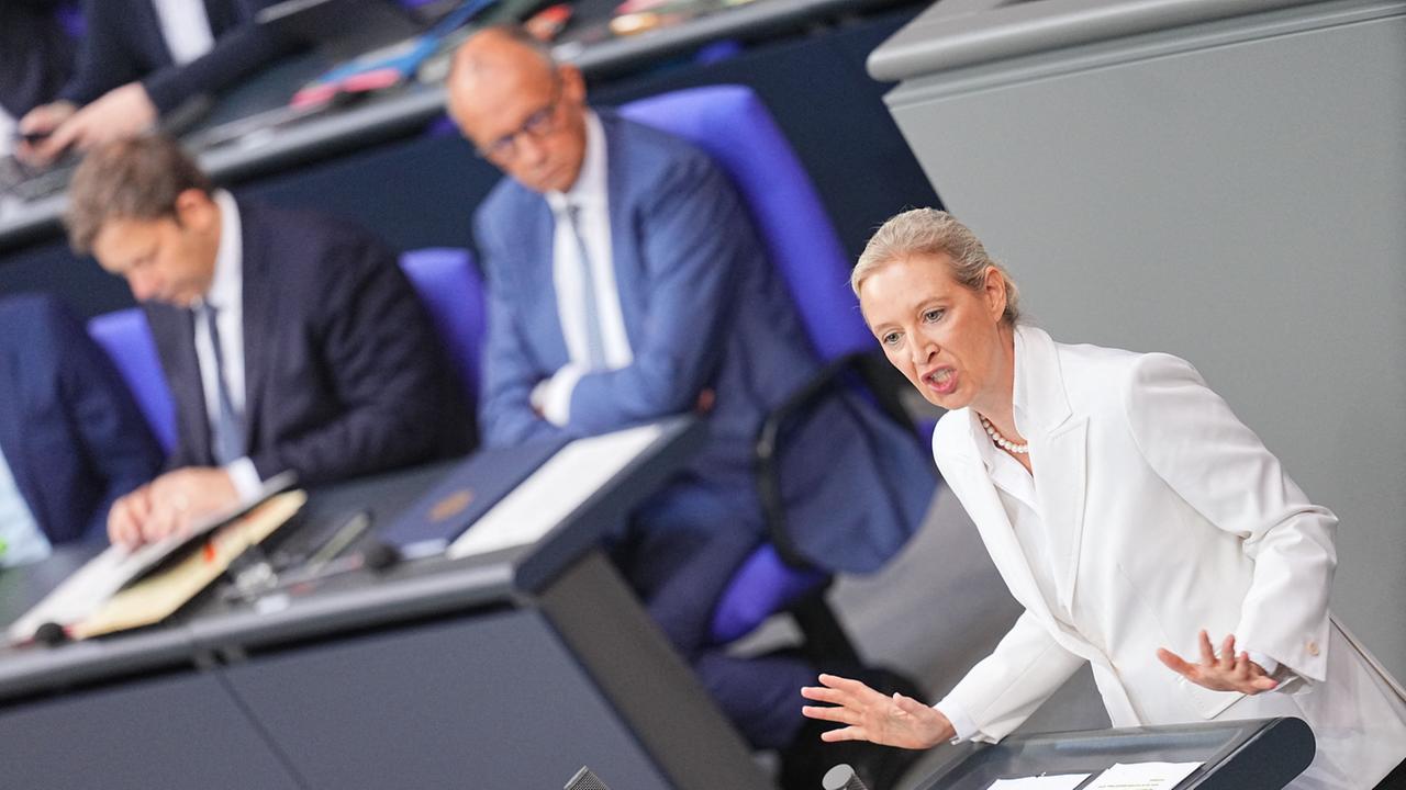 Live blog on the general debate: ++ Sharp attacks between Weidel and Merz ++