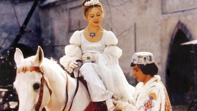 Szene aus dem Film "Drei Haselnüsse für Aschenbrödel".'