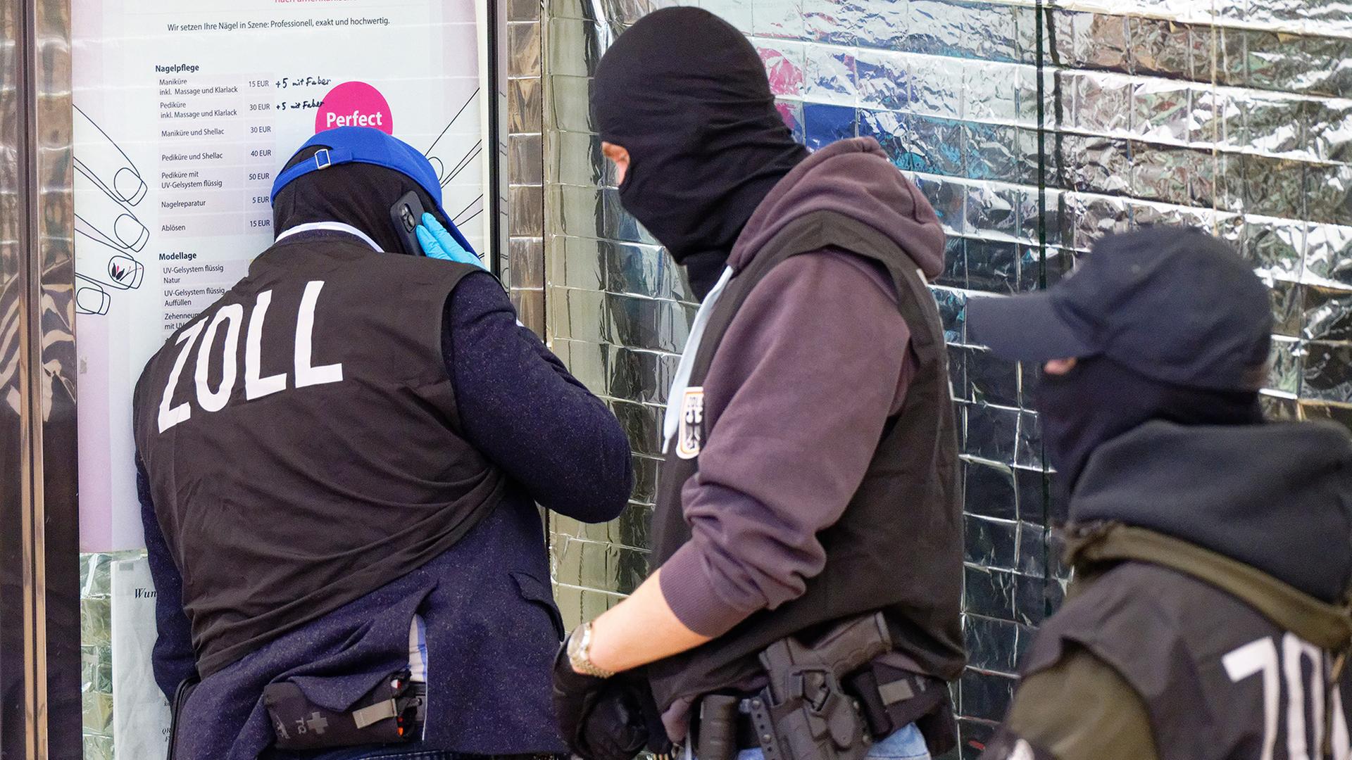 In fünf Bundesländern: Großrazzia gegen Schwarzarbeit in Nagelstudios