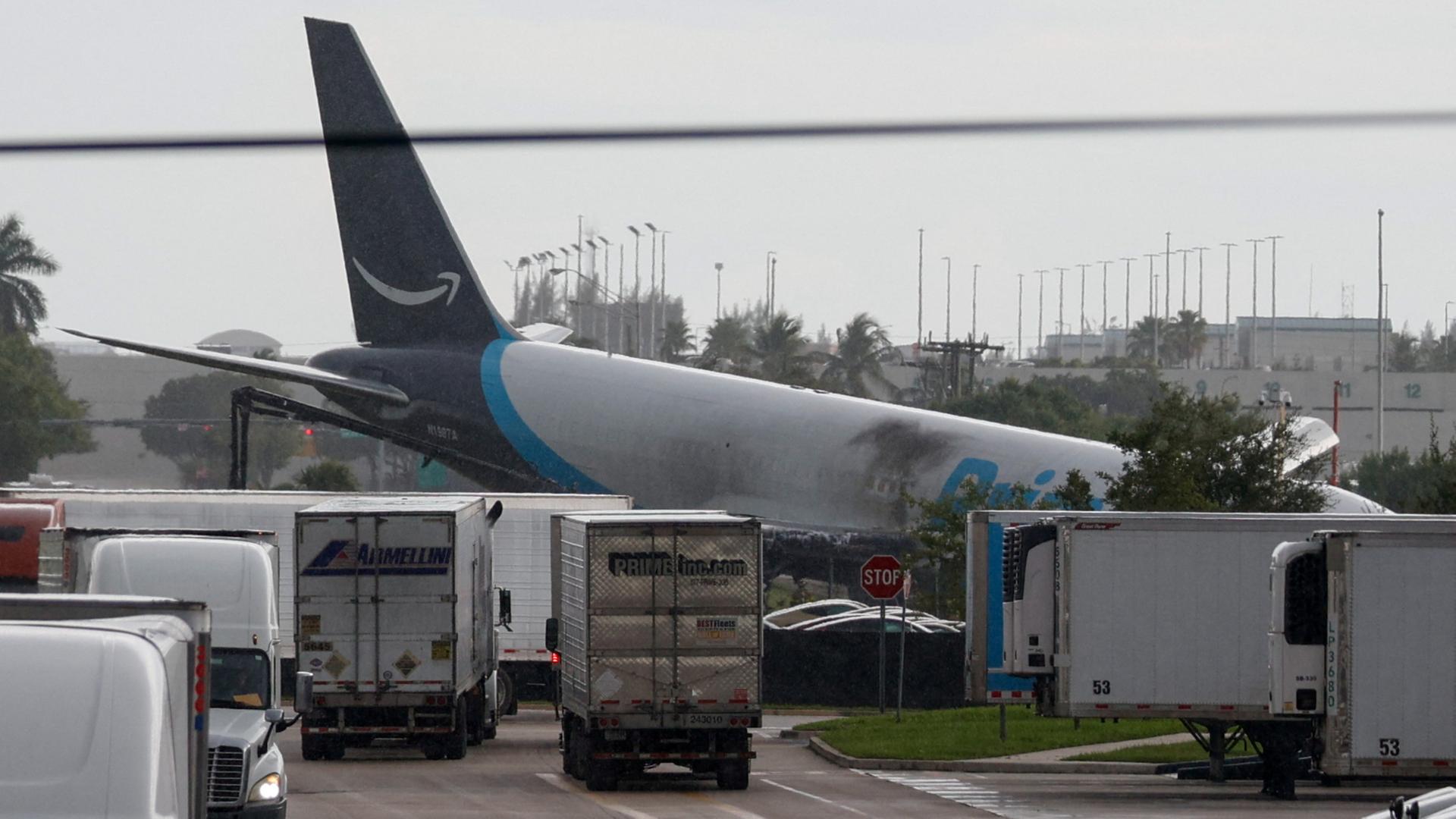 Mindestens fünf Tote nach Unfall mit Amazon-Frachtflugzeug in Miami