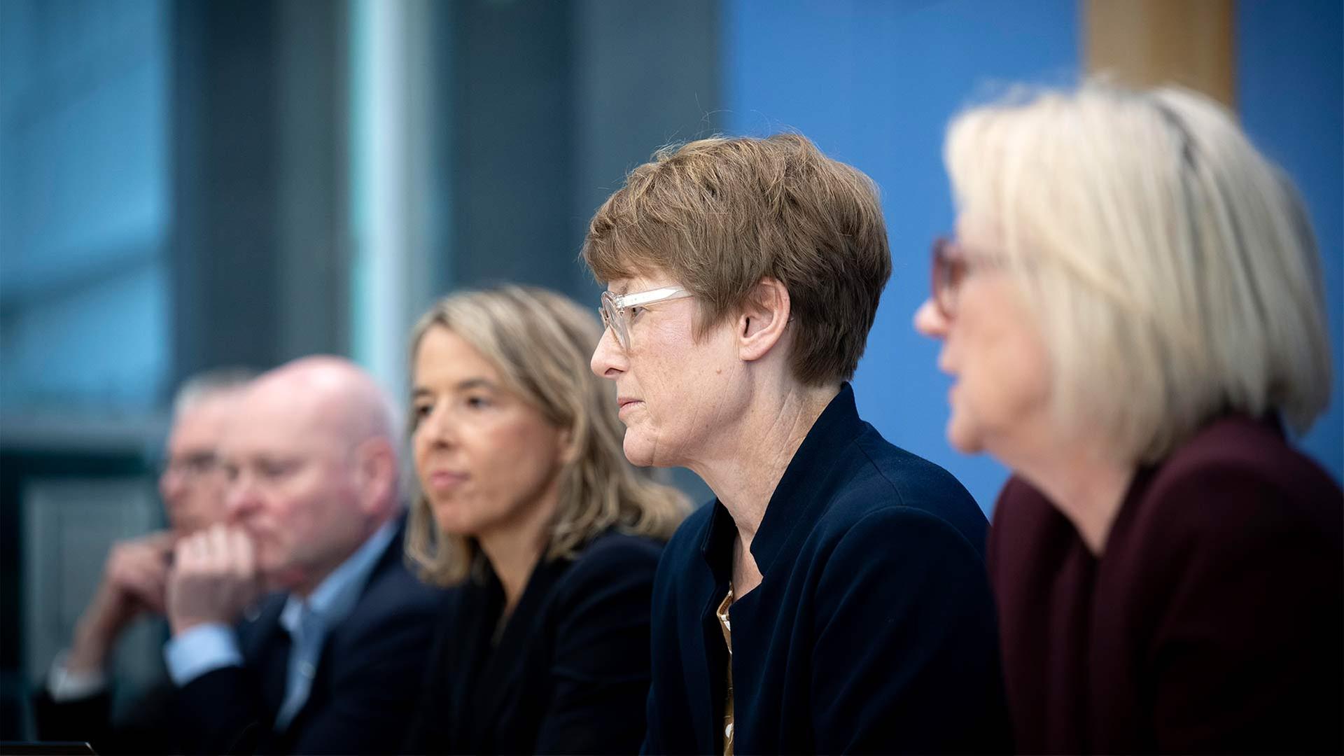 Sachverst�ndigenrat zur Begutachtung der gesamtwirtschaftlichen Entwicklung. | picture alliance / Ipon