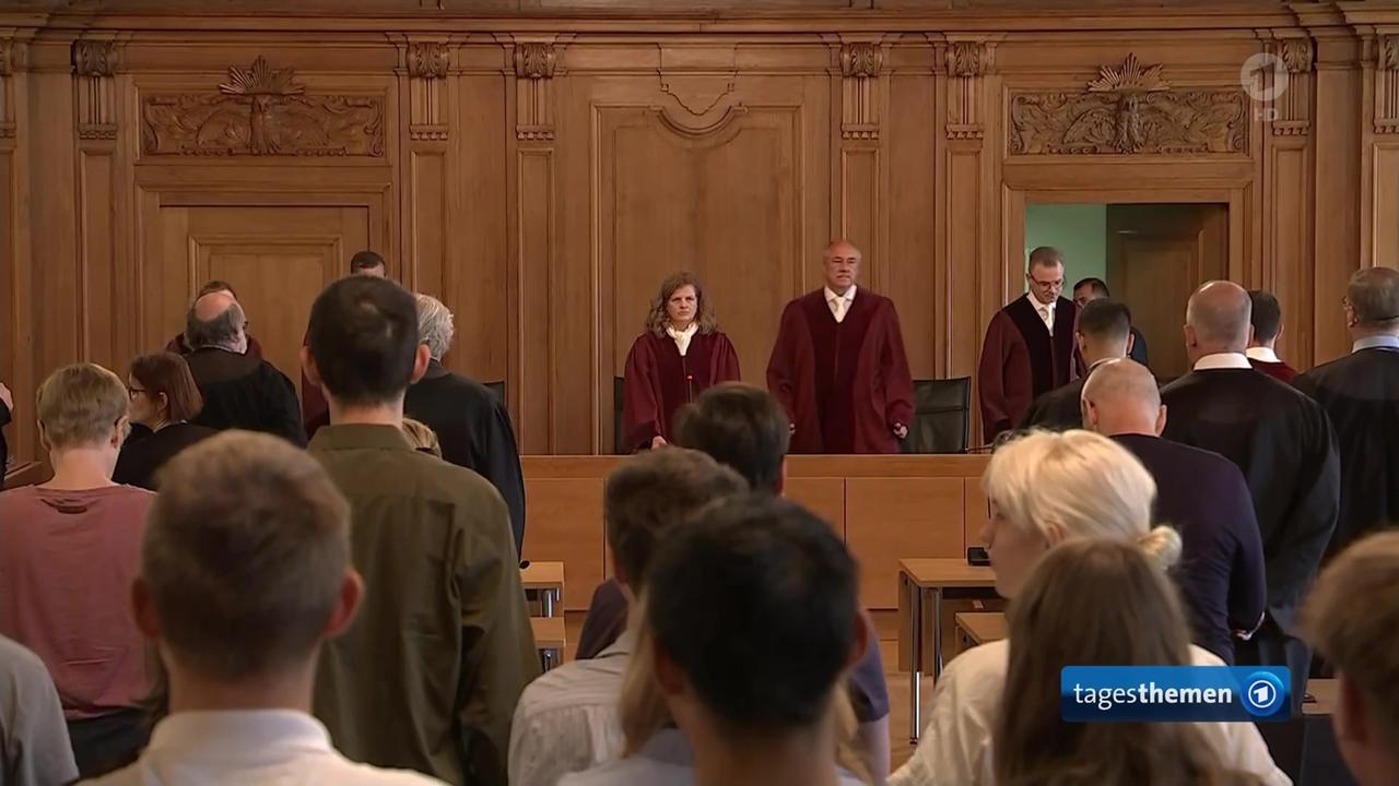 Urteil im Stutthof-Prozess bestätigt: Frühere KZ-Sekretärin Irmgard F. schuldig wegen Beihilfe zum Mord | tagesschau.de
