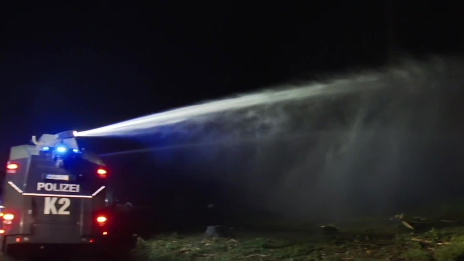 Waldbrand in der Eifel: Löscharbeiten in Hürtgenwald dauern an