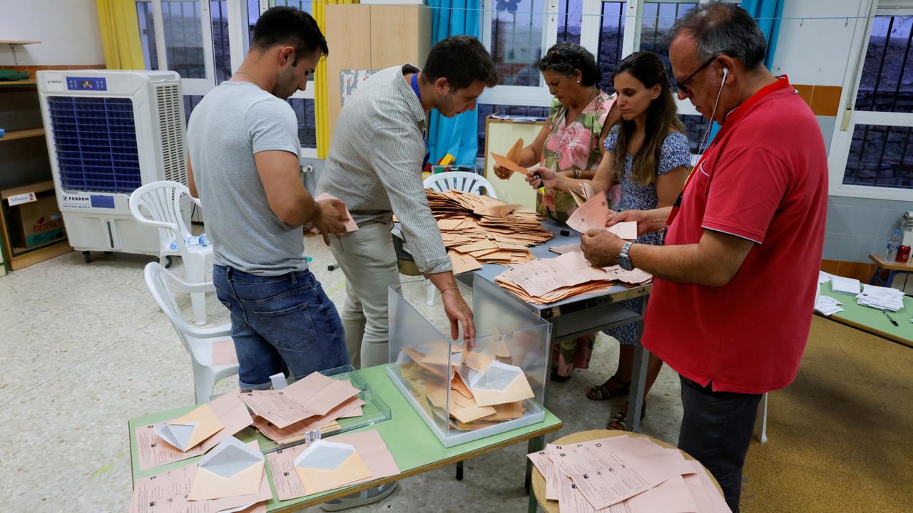 Parlamentswahl in Spanien Auszählung läuft, Ergebnis offen tagesschau.de
