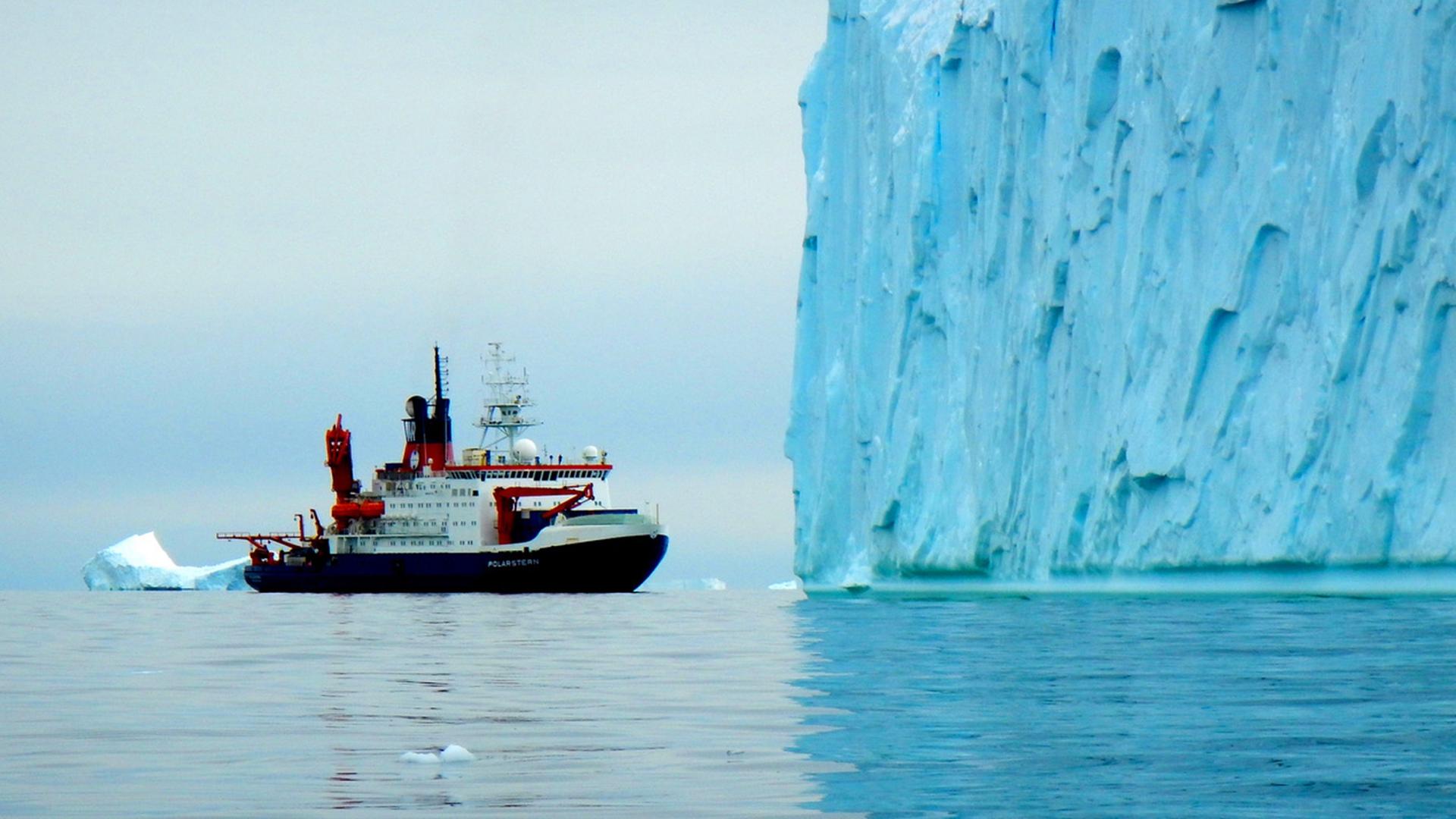 Forschungsschiff Polarstern bei einer Reise 2020 | dpa