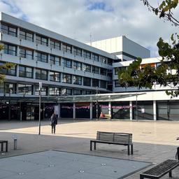 Das Klinikum Friedrichshafen. Am Mittwoch entscheidet sich, wer den Klinikverbund künftig übernehmen soll.