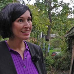 Noosha Aubel (parteilos), Kandidatidatin für die Oberbürgermeisterwahl in Potsdam, im September 2025 in Potsdam. (Quelle: rbb)