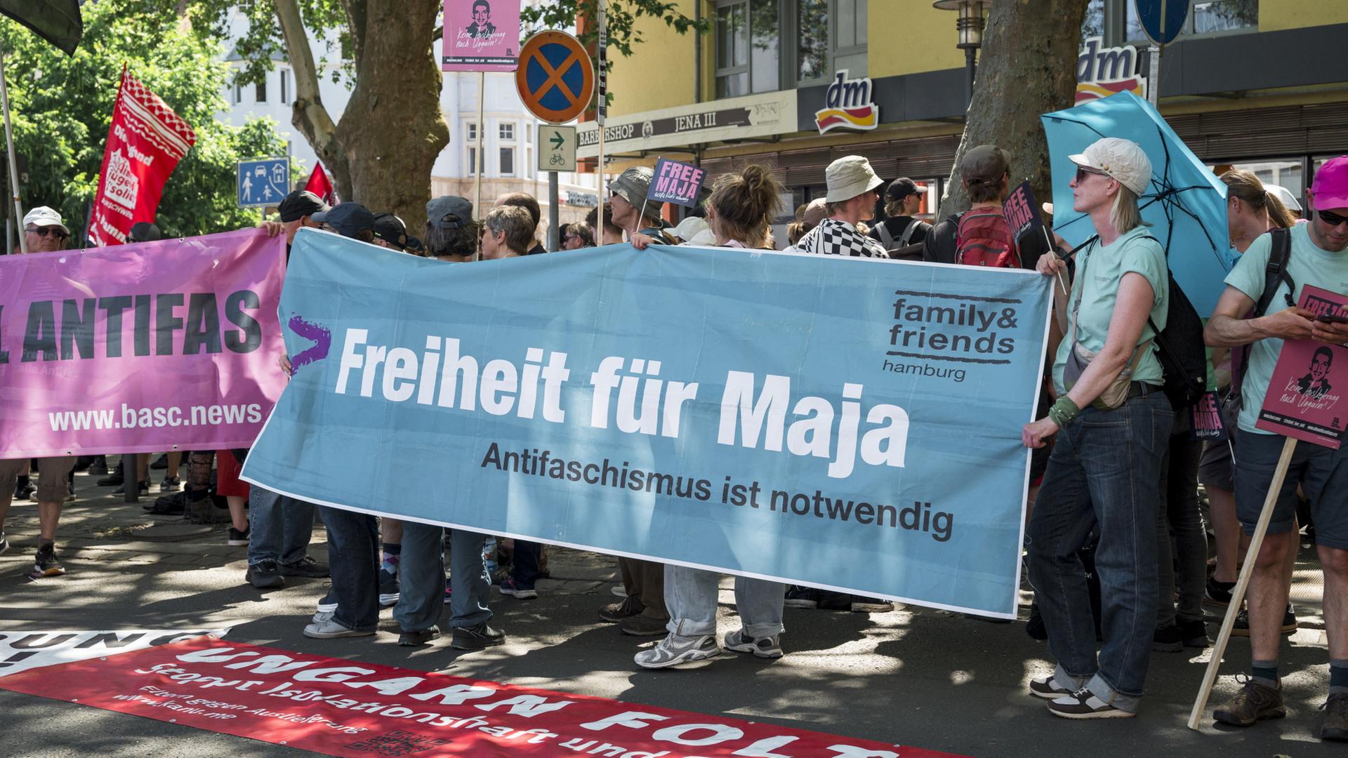 Unterstützer fordern Freiheit für Maja T. | dpa