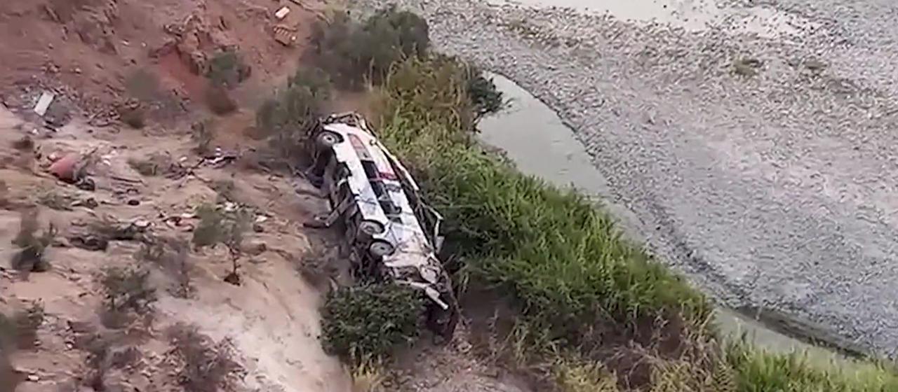 Ein verunglückter Bus in Peru