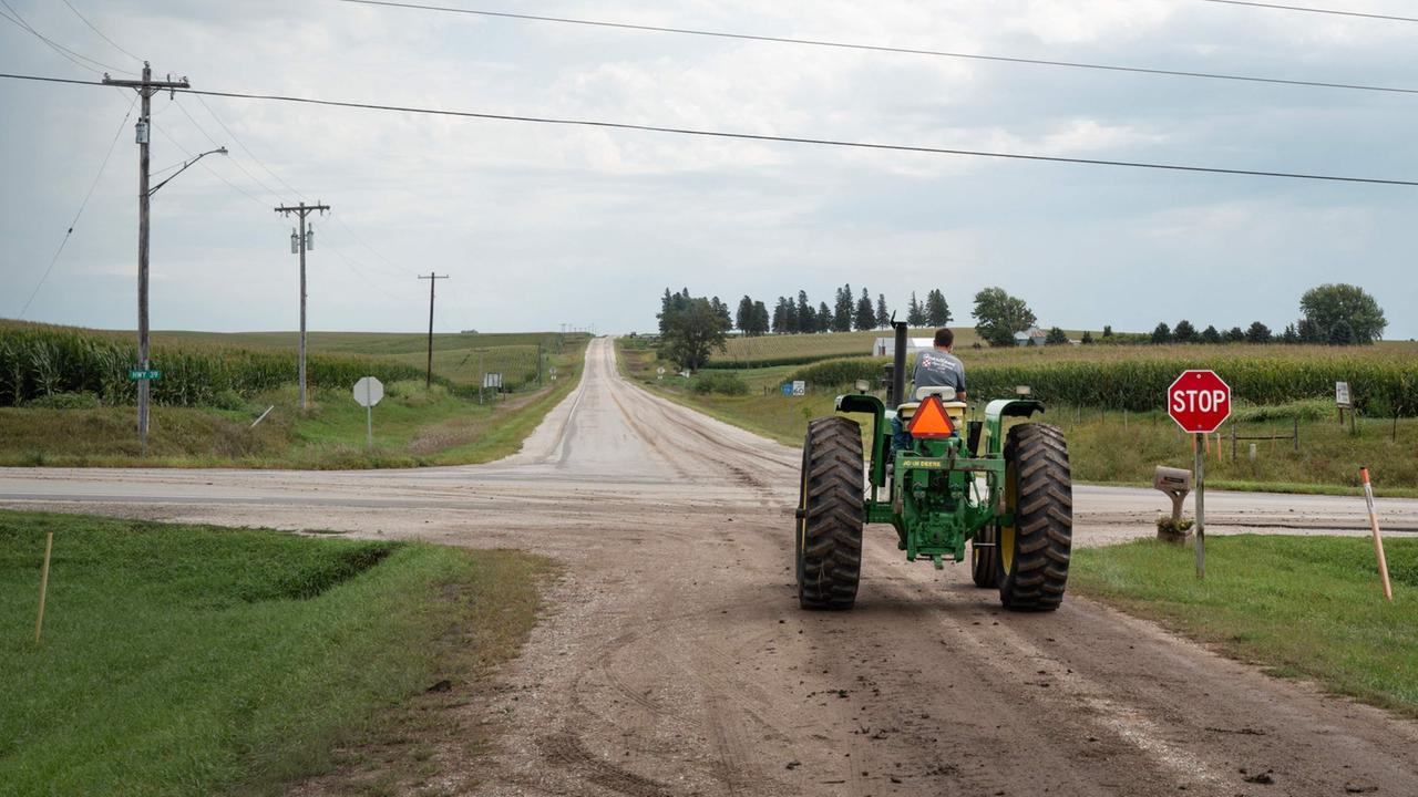 US Farmers Face Squeezes from Rising Costs and Tariffs Ahead of Midterms