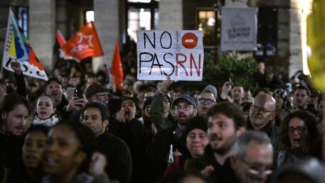 Nach Anschlägen in Frankreich: Sorge vor wachsendem Rassismus