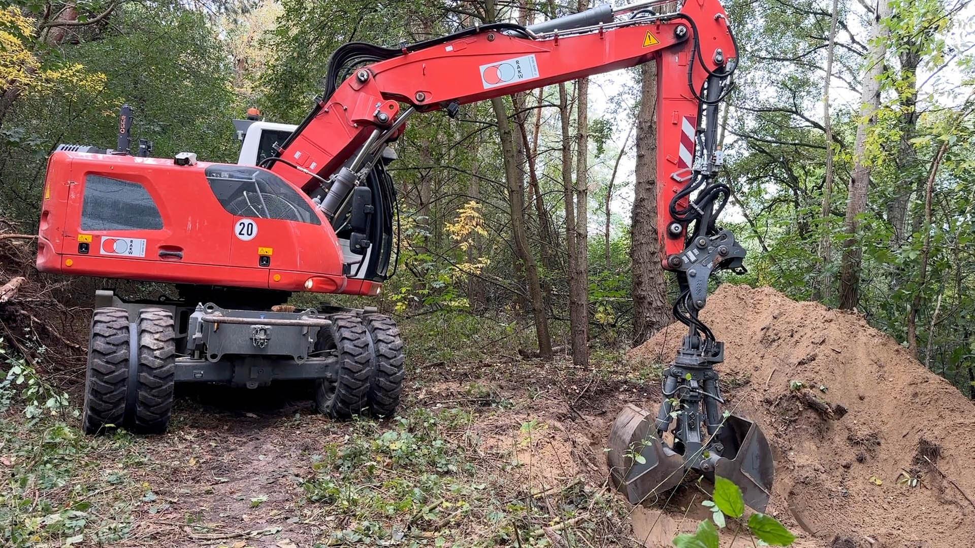 Bagger-Einsatz an Beschädigtem Wasserrohr in Zossen, Brandenburg. (Quelle: rbb/Goligowski) | rbb/Goligowski