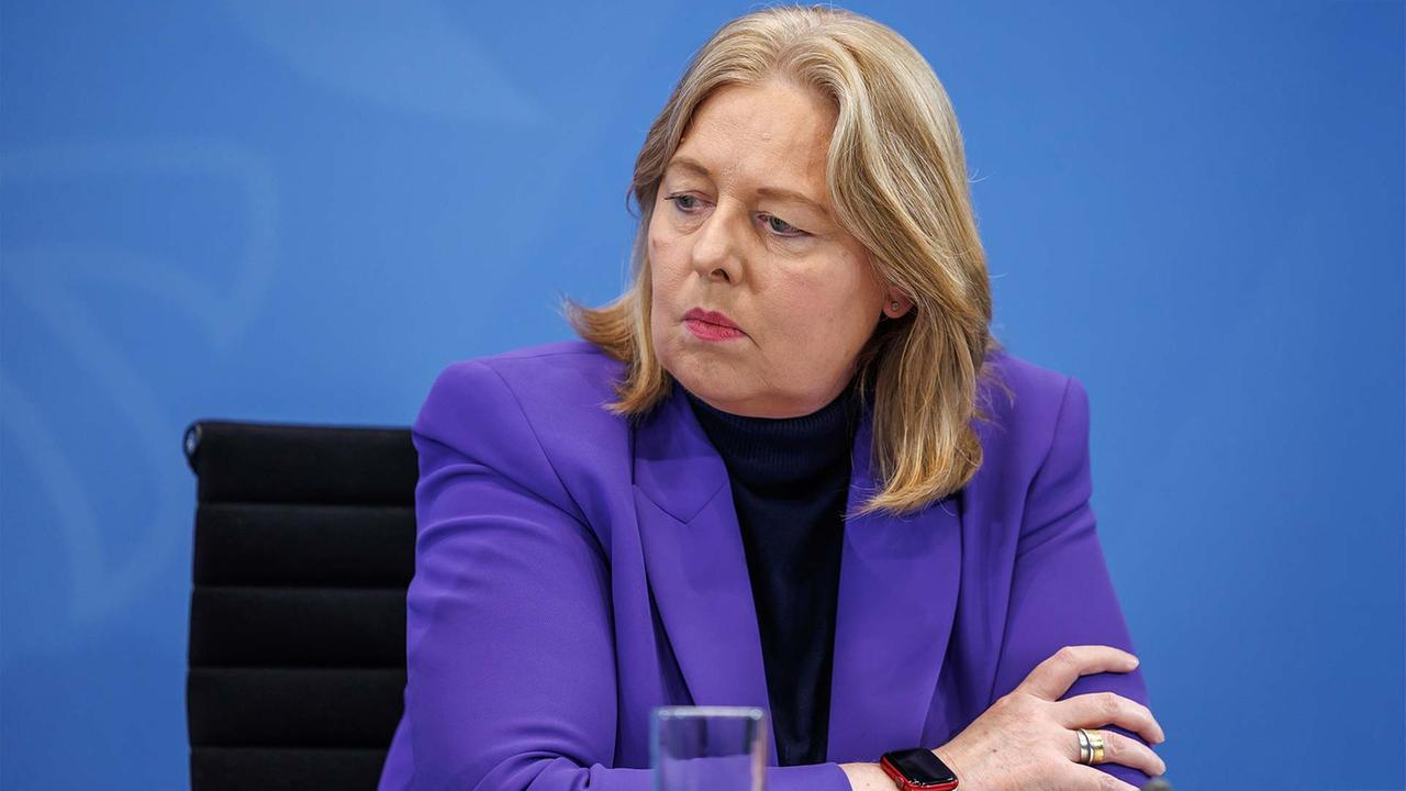 Scharfe Kritik der Arbeitgeber an Bärbel Bas | tagesschau.de