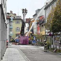 Nach einem Brand wird ein Haus in der Esslinger Altstadt Stockwerk für Stockwerk abgetragen.