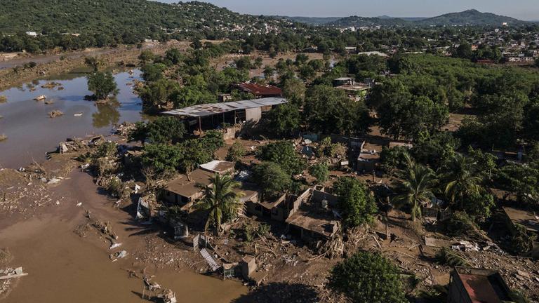 Beschädigte Häuser nach Überschwemmungen in Poza Rica, Bundesstaat Veracruz, Mexiko.