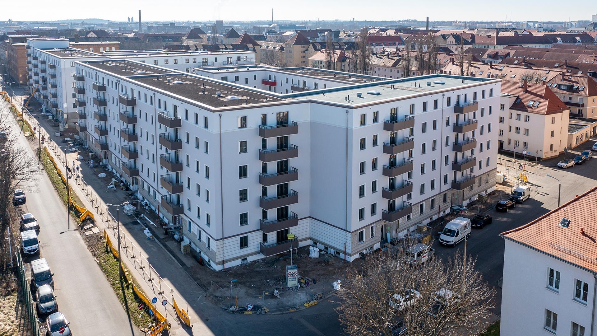 Luftaufnahme von fertiggestellten Sozialwohnungen in Leipzig, Sachsen. (Archivbild: 8. März 2022) | dpa