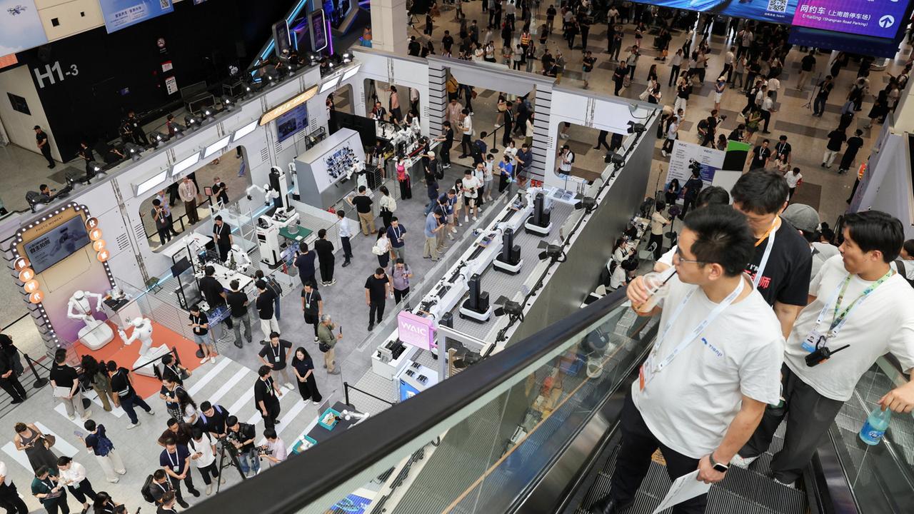 Konferenz in Shanghai zu den Chancen und Gefahren der KI
