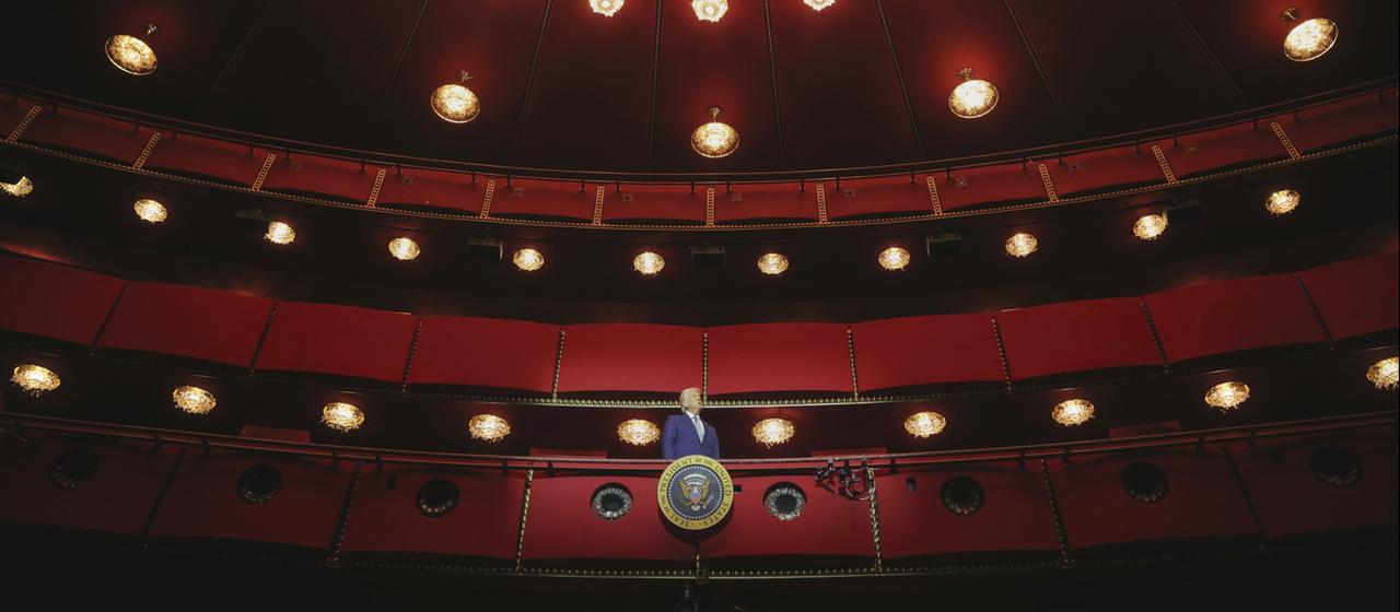 Donald Trump in der Präsidentenloge des Kennedy Center in Washington DC., USA (Archivbild: 17.03.2025). 