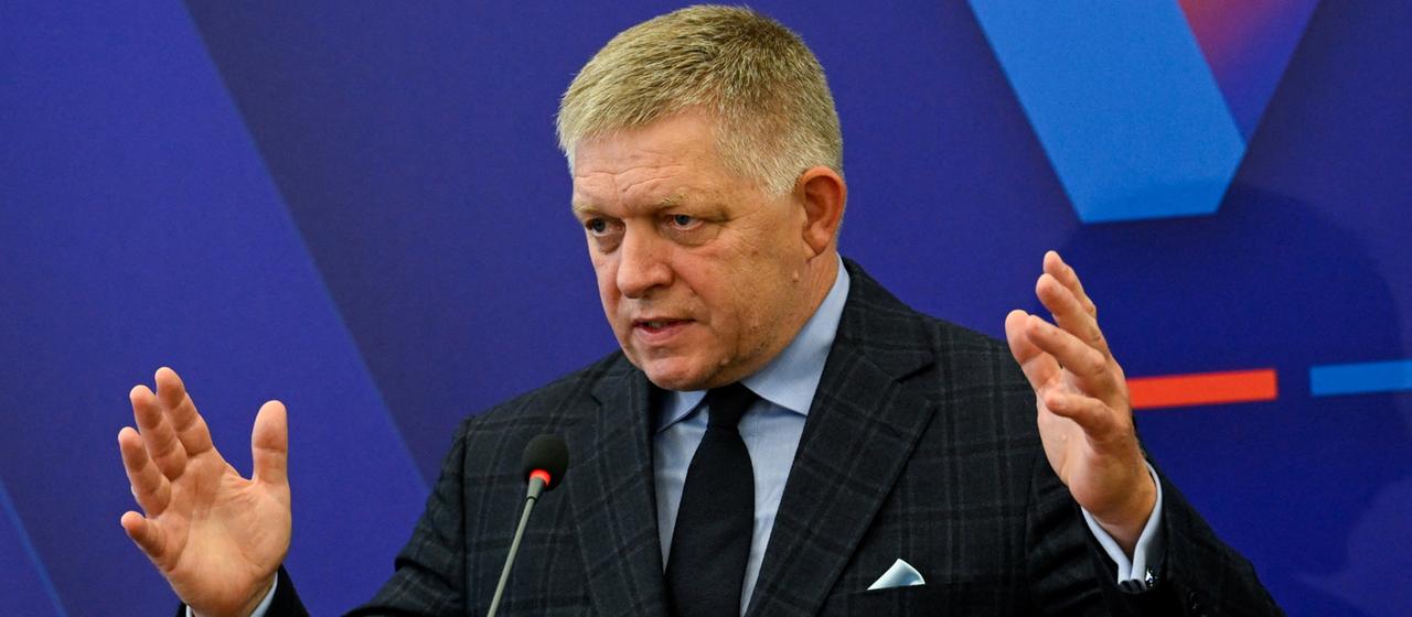 Robert Fico bei einer Pressekonferenz