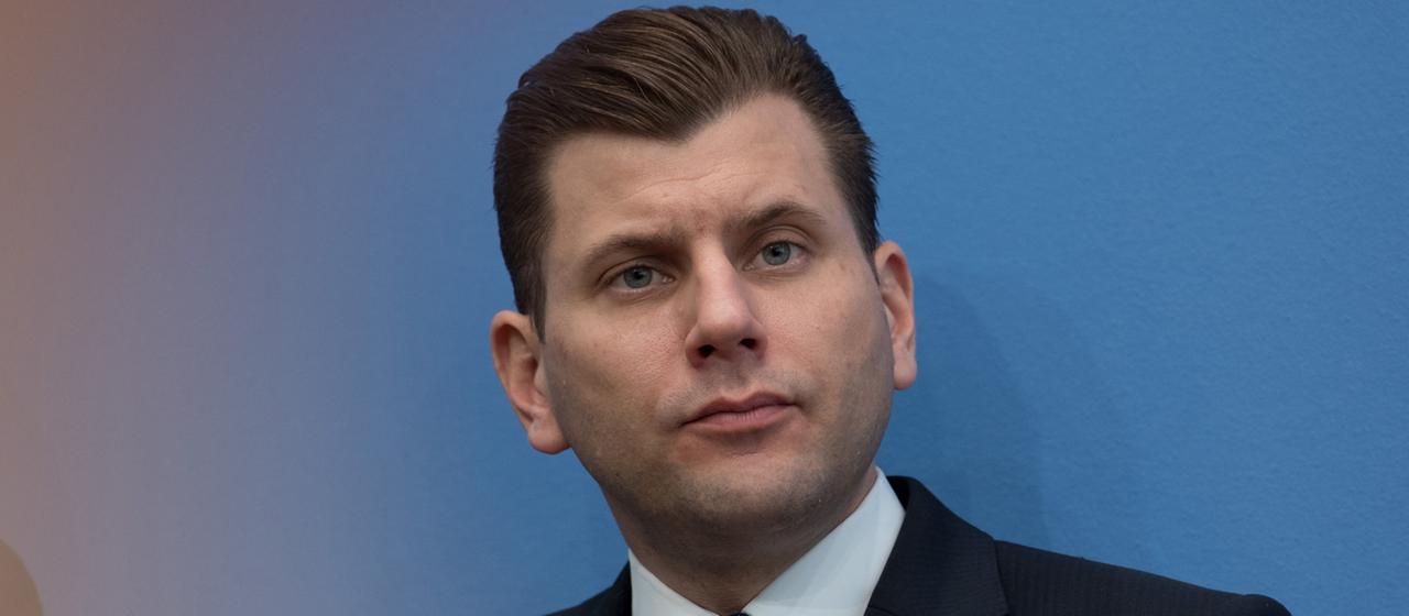 Ehemaliger AfD-Sprecher Lüth zurück im Bundestag - 
                    1. Resim