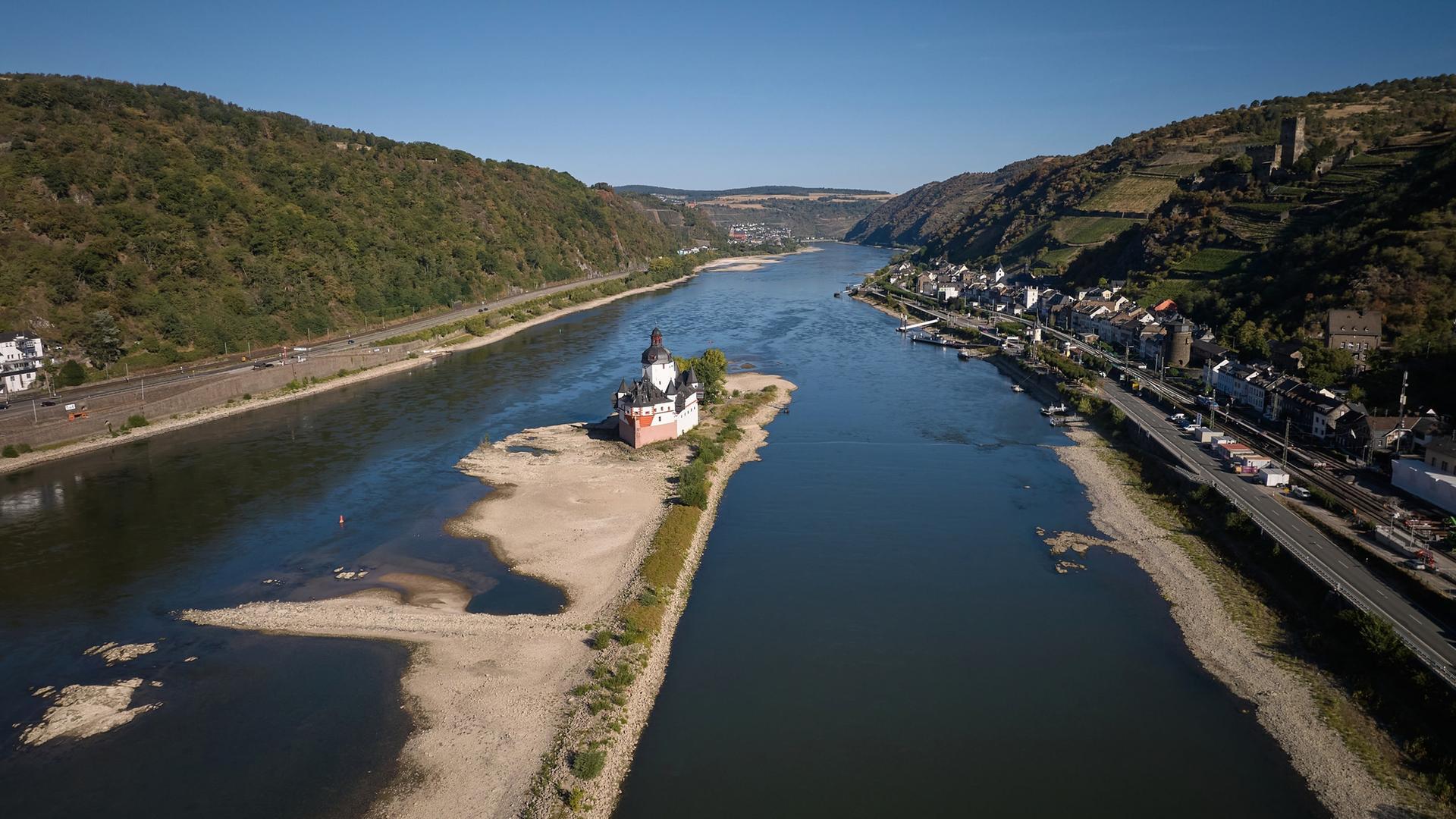Trockenheit in Hessen: Trinkwasser-Gewinnung aus Rhein stößt an Grenzen